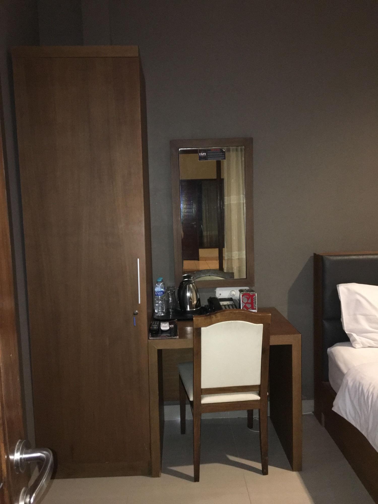 Votel Viure Hotel Jogjakarta Maguwo Екстер'єр фото