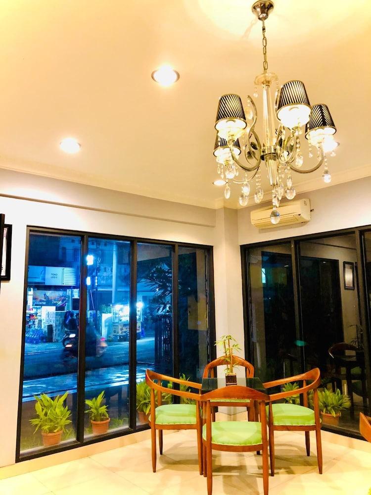 Votel Viure Hotel Jogjakarta Maguwo Екстер'єр фото