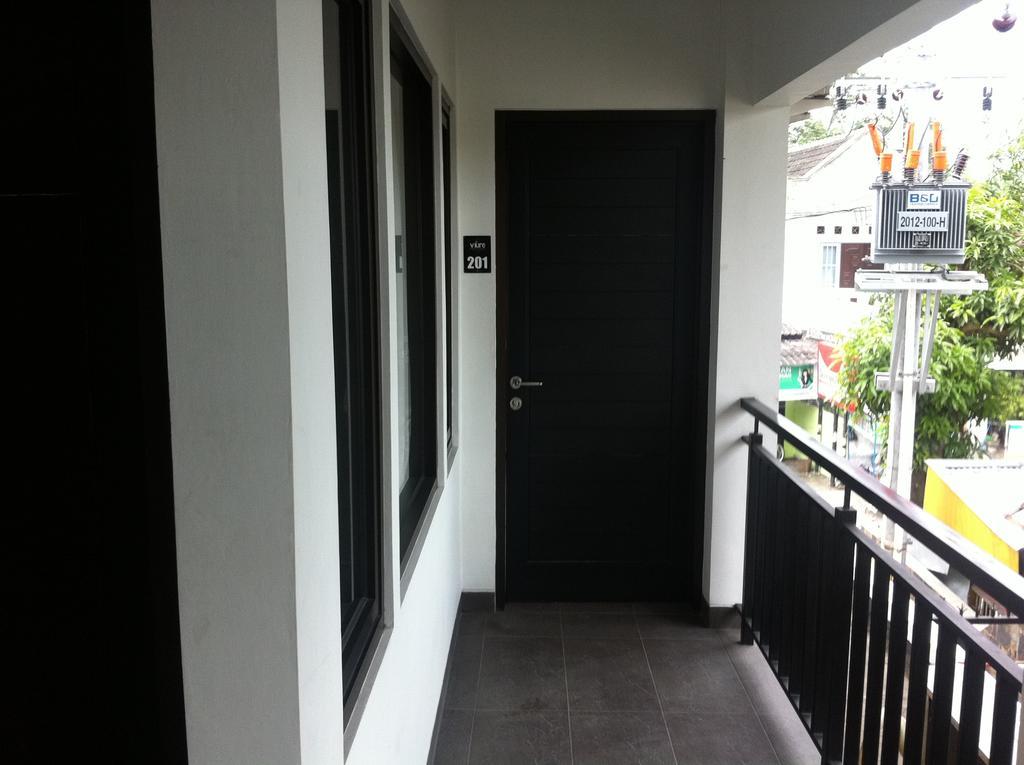 Votel Viure Hotel Jogjakarta Maguwo Екстер'єр фото