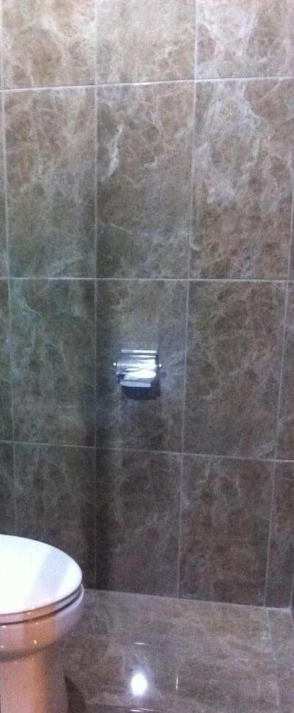 Votel Viure Hotel Jogjakarta Maguwo Екстер'єр фото