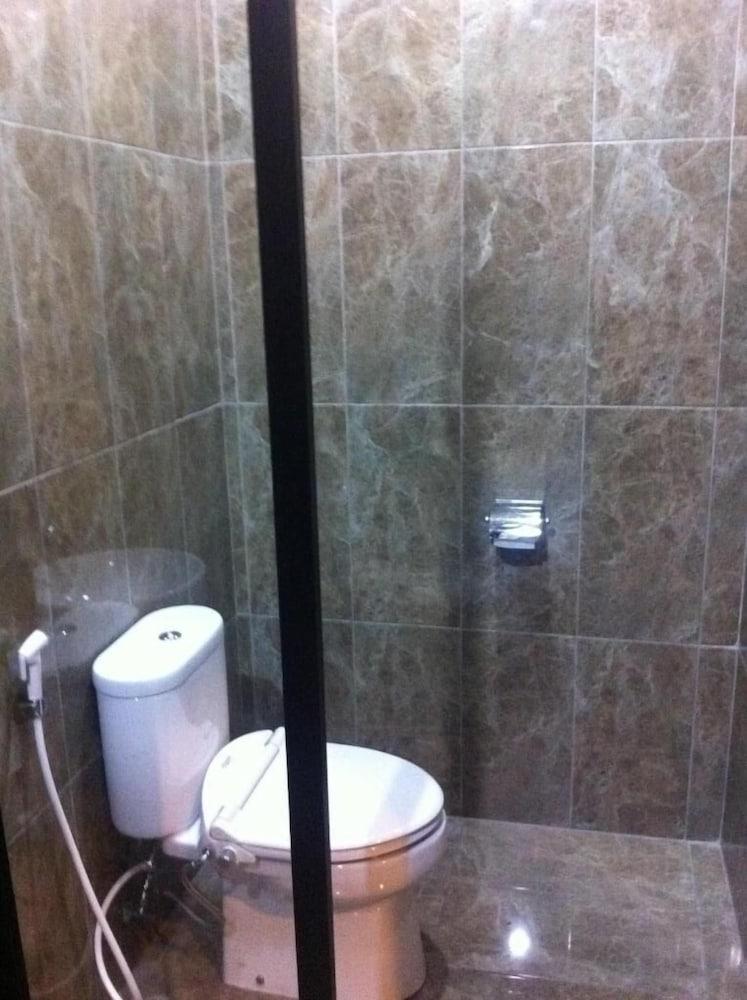 Votel Viure Hotel Jogjakarta Maguwo Екстер'єр фото