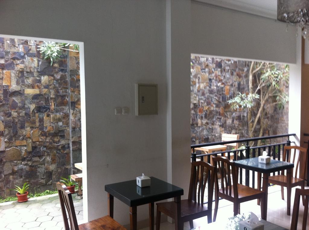 Votel Viure Hotel Jogjakarta Maguwo Екстер'єр фото