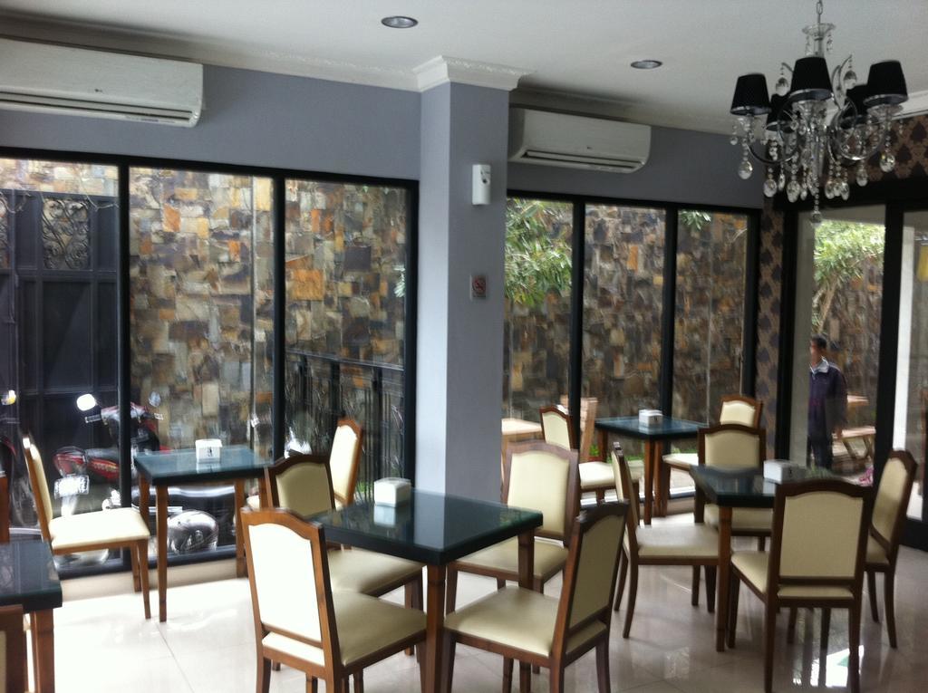 Votel Viure Hotel Jogjakarta Maguwo Екстер'єр фото